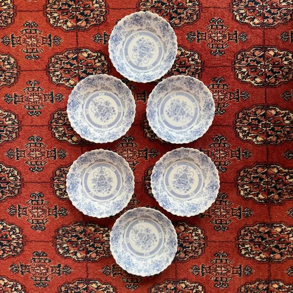 Arcopal Honorine Blue & White Floral Print Scallop Edge Shallow 6-Bowl Set - Picture 1 of 6